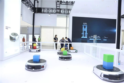 世界机器人大会亮点 | 探秘《北京新闻》亮相的物流机器人，解锁北京智慧物流新图景